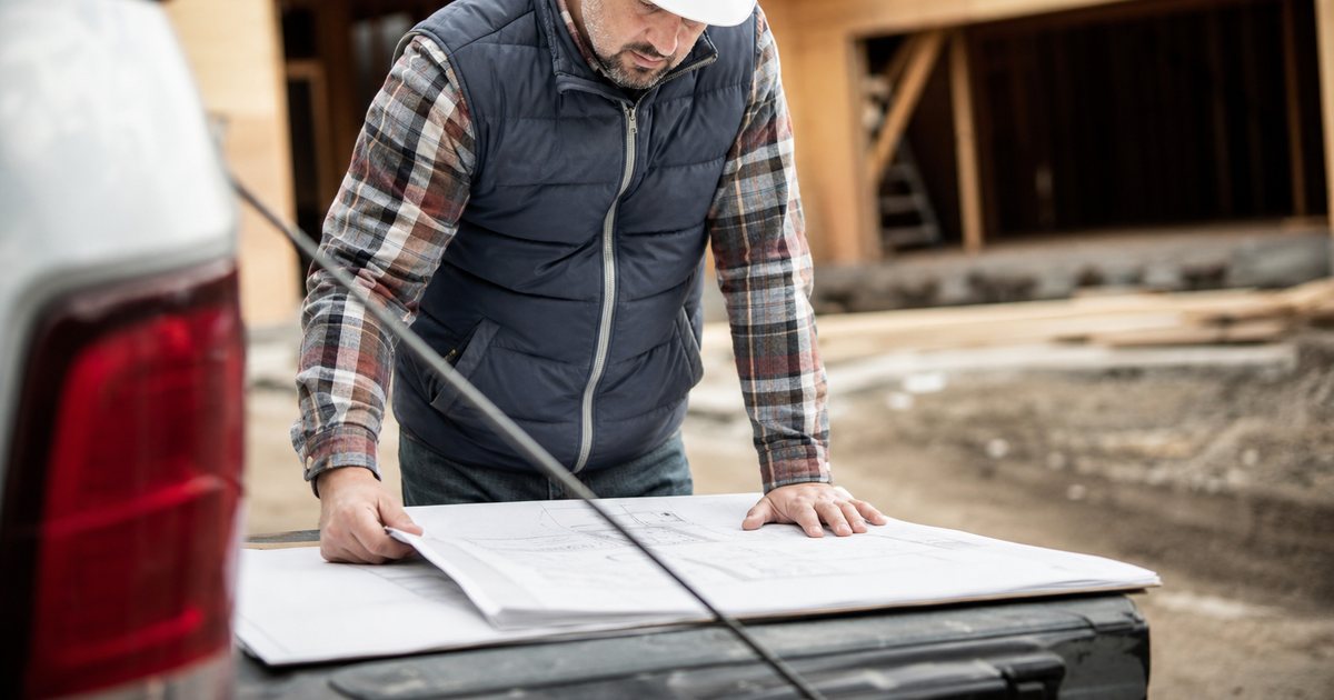 How can busy licensed contractors avoid letting a professional license quietly lapse during peak season?